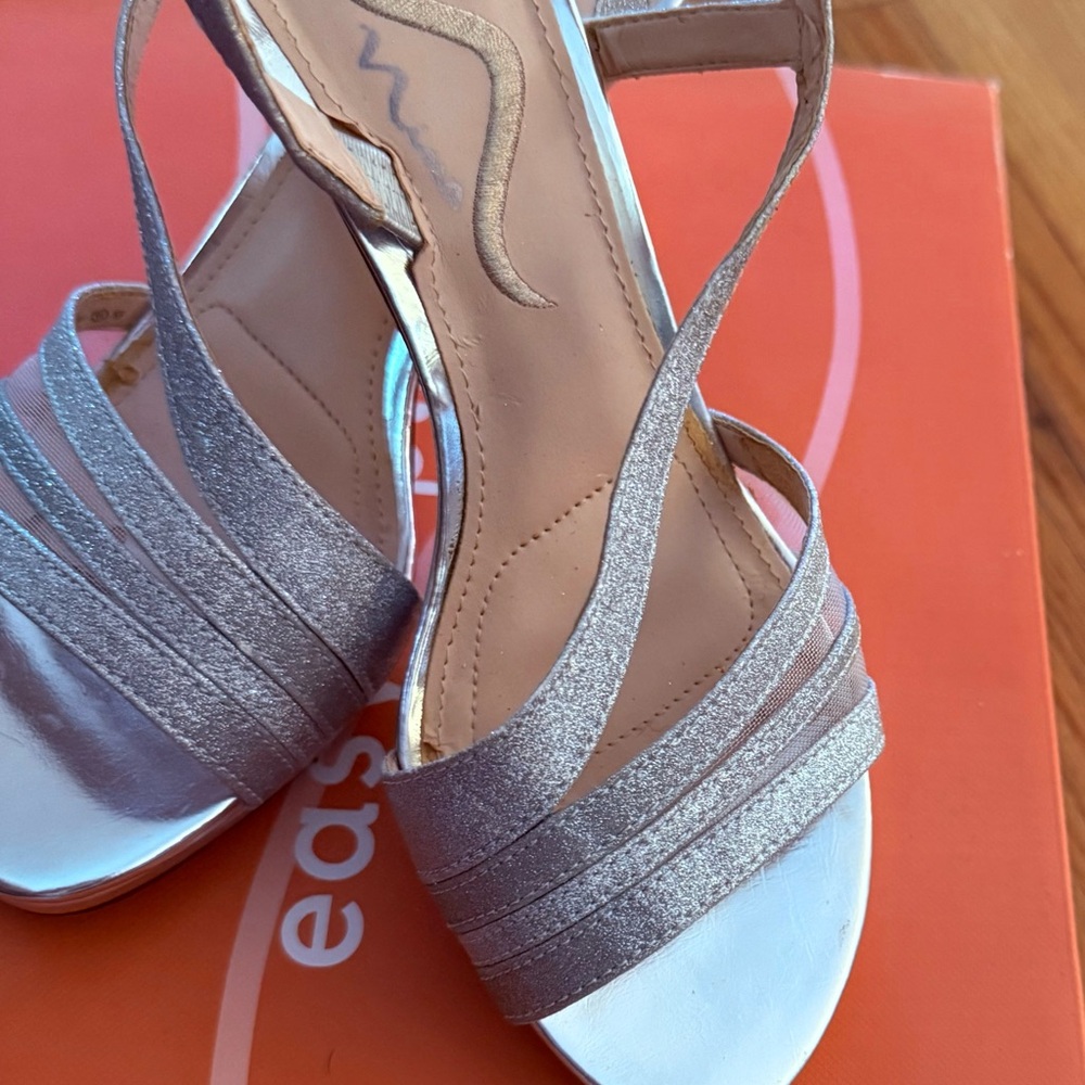 Easy Street Women's Glittering Silver Heels